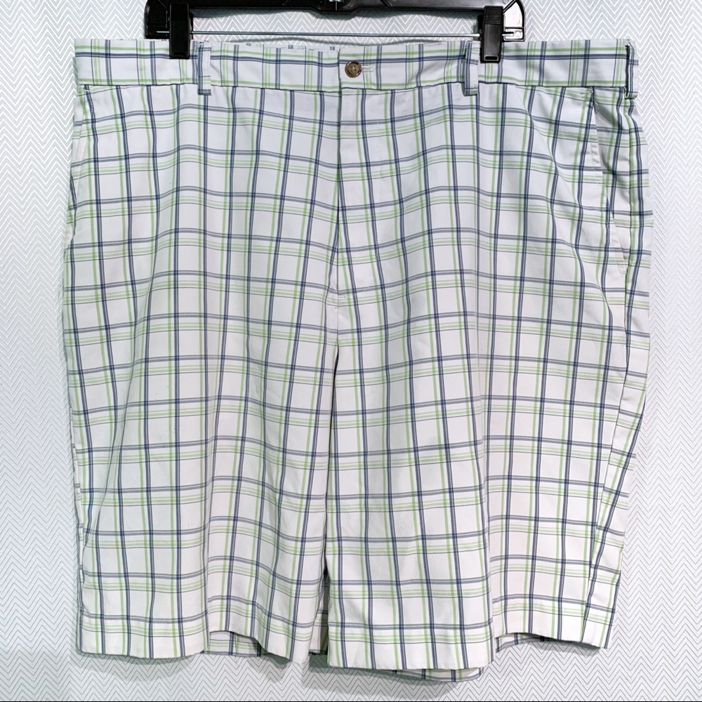 Izod Plaid Golf Shorts Size 42